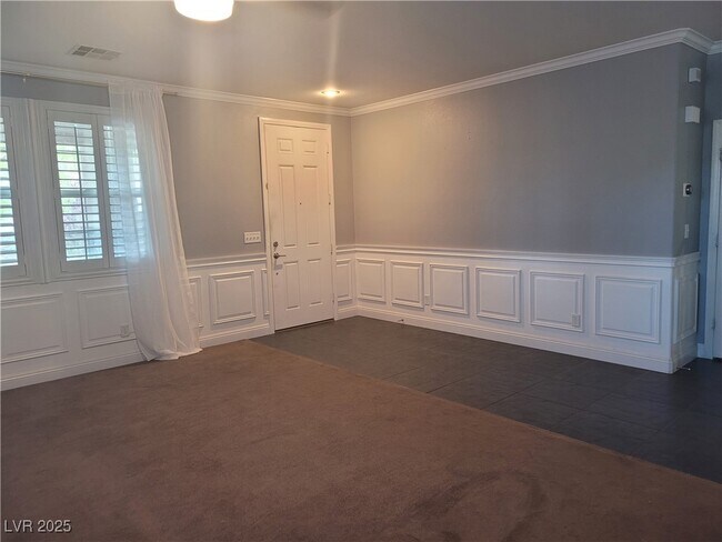 Building Photo - 11078 Village Crest Ln