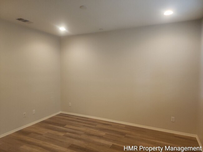 Building Photo - Modern 3-Story Townhouse