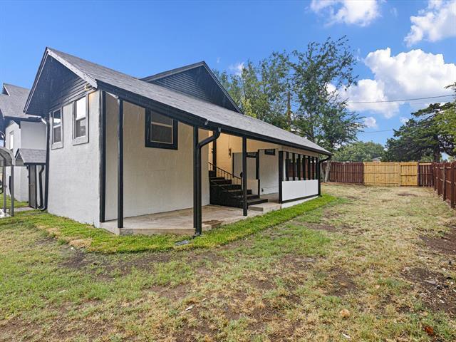 Building Photo - 611 Cherry St