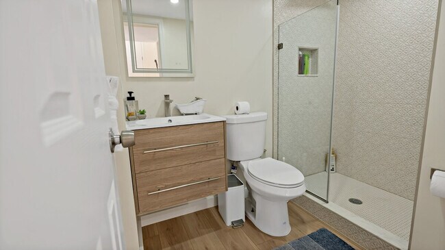 Building Photo - 228 Maryland Park Dr