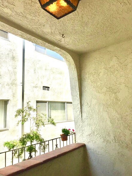 Building Photo - 1130 9th St