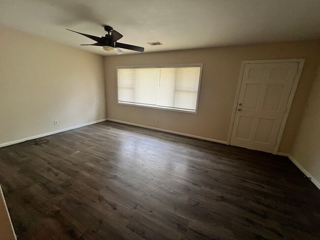 Building Photo - New On the Market!