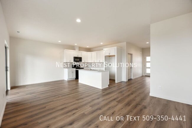 Building Photo - 601 S Dorsing St