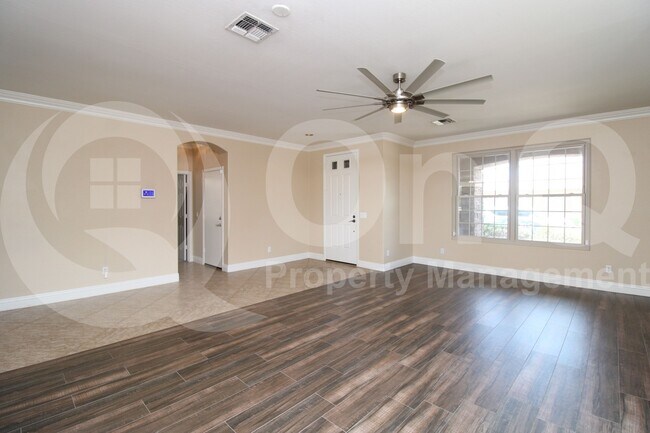 Building Photo - 2977 E Teakwood Pl