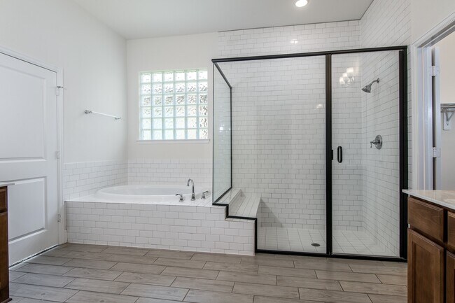 Building Photo - 21119 Bradford Grove Dr