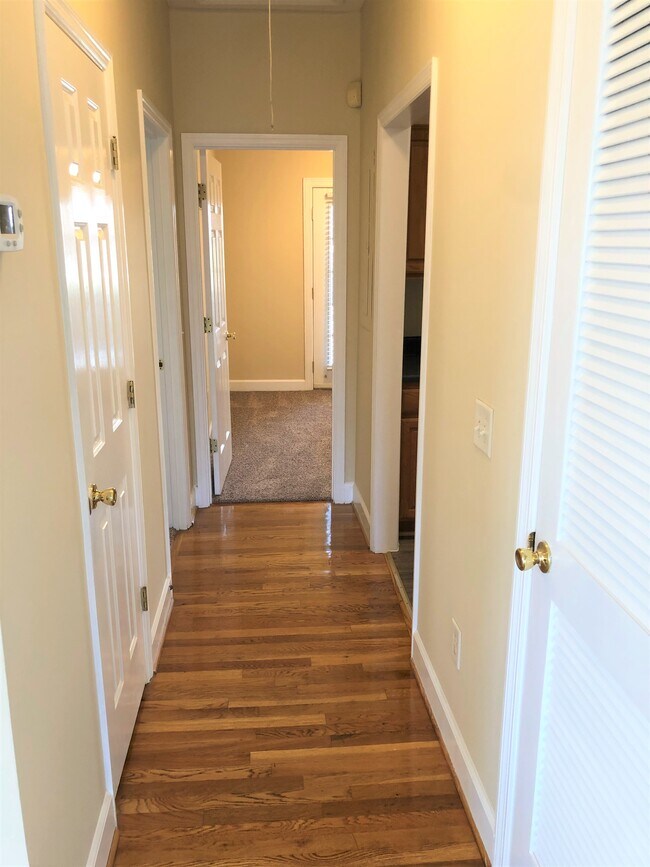 Building Photo - 2210 State St