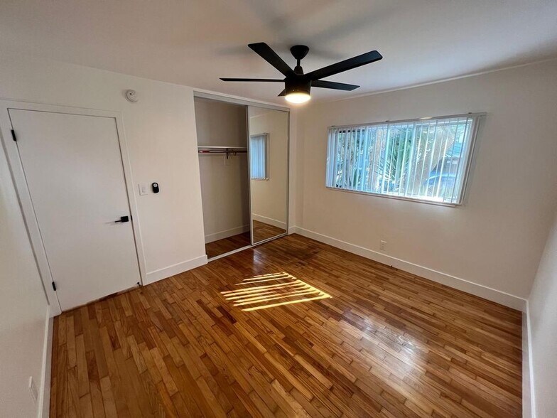Building Photo - 3408 Mentone Ave