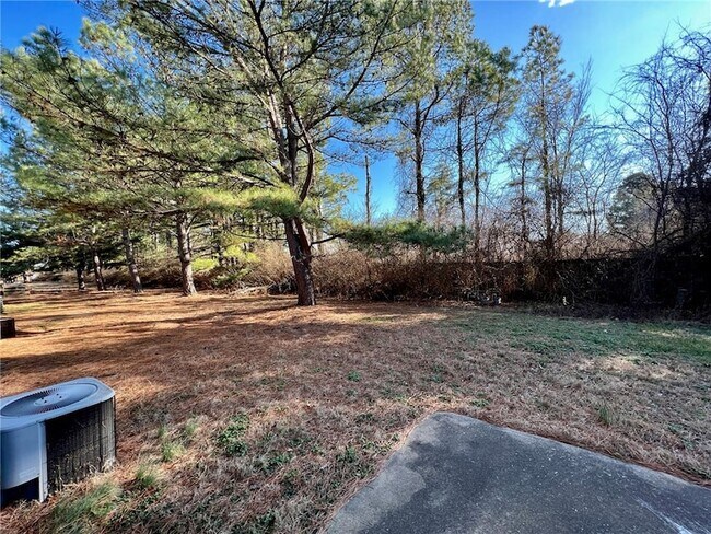 Building Photo - 2151 Skyler Dr