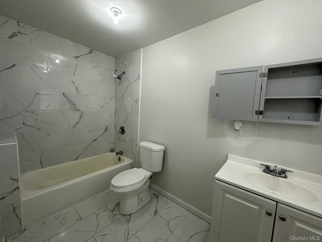 Building Photo - 35 Dickinson Ave