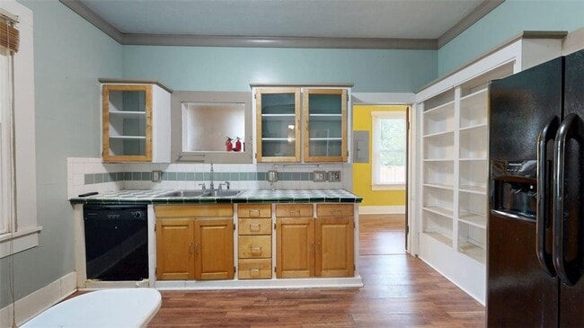 Building Photo - 307 Brogdon St