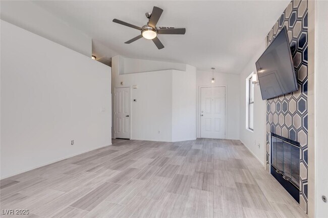 Building Photo - 2564 Spruce Creek Dr