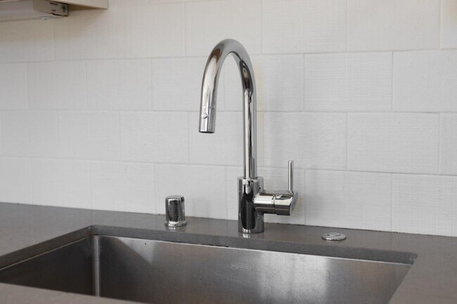 Building Photo - 193 Carmel Ave