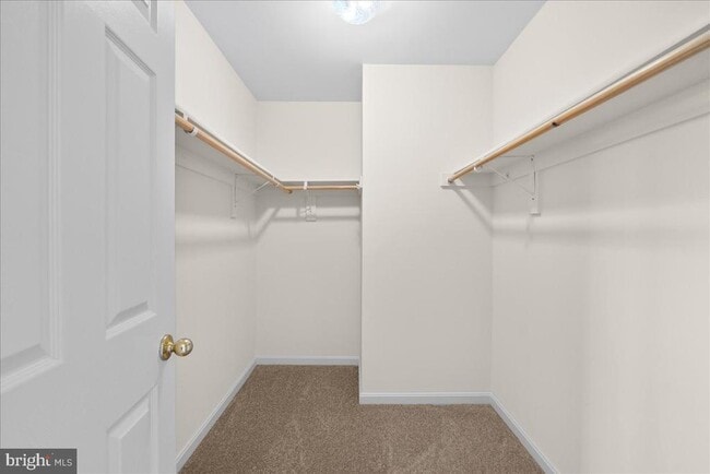 Building Photo - 927 Buttonwood Terrace NE