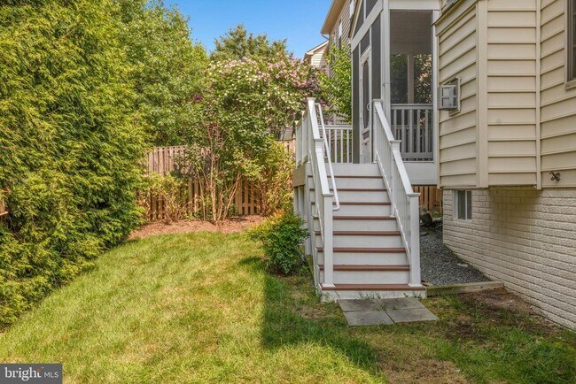 Building Photo - 42706 Chisholm Dr