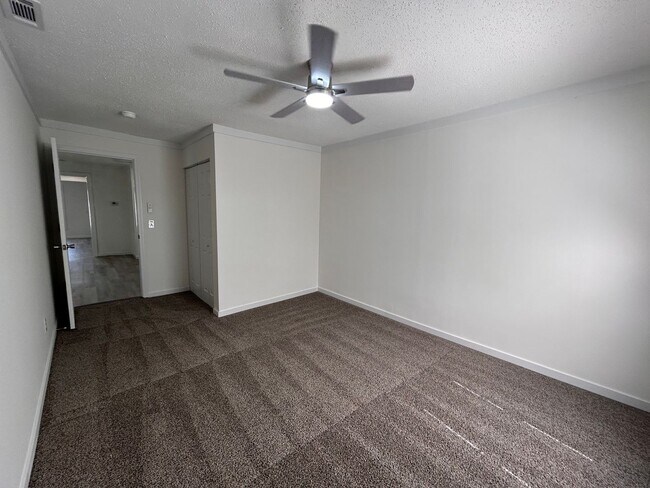 Building Photo - 308 W Kivett St