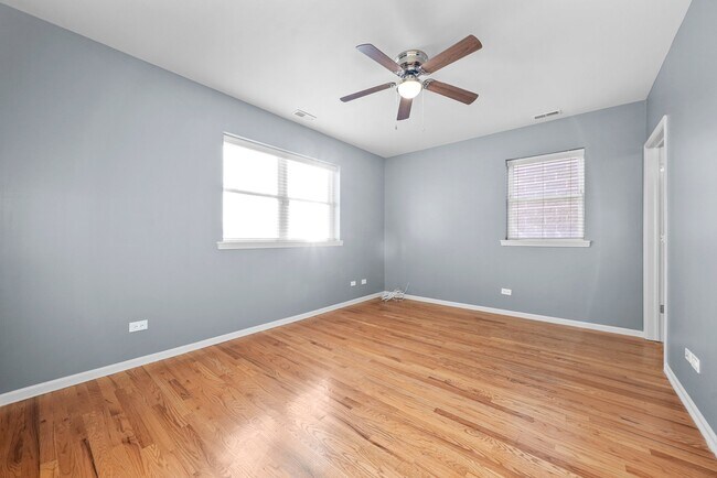 Building Photo - 6617 S Ingleside Ave
