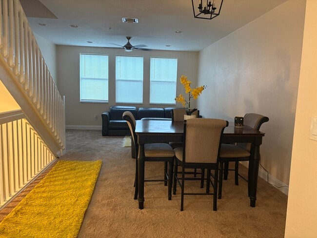 Building Photo - 833 Millbrae Ct