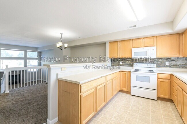 Building Photo - 9727 Cherry Ln