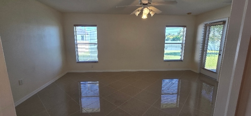 Building Photo - 3925 Agualinda Blvd