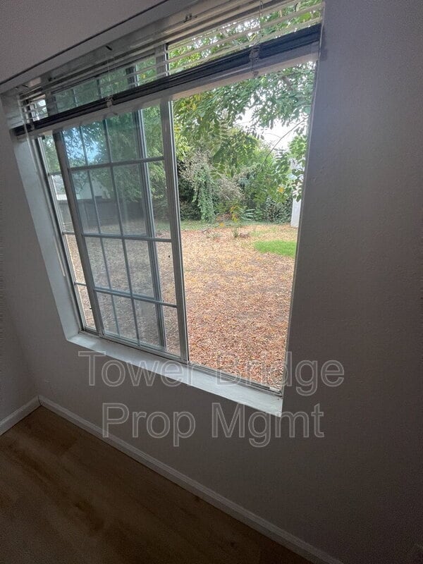 Building Photo - 1313 Lochbrae Rd