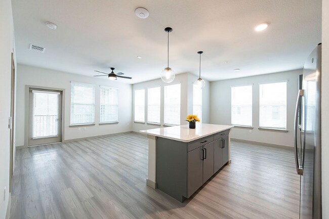 Building Photo - 9264 Moss Preserve Pkwy