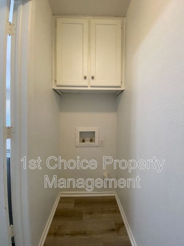 Building Photo - 2311 Kingsford Ct