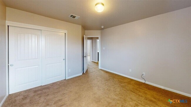 Building Photo - 500 W Libra Dr