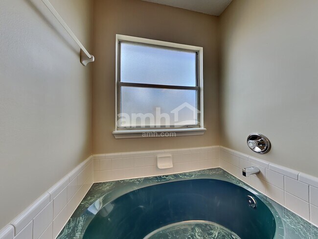 Building Photo - 530 Fallen Timbers Dr