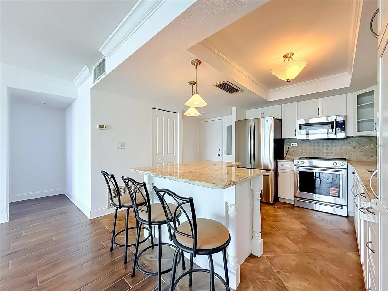 Building Photo - 450 Treasure Island Causeway