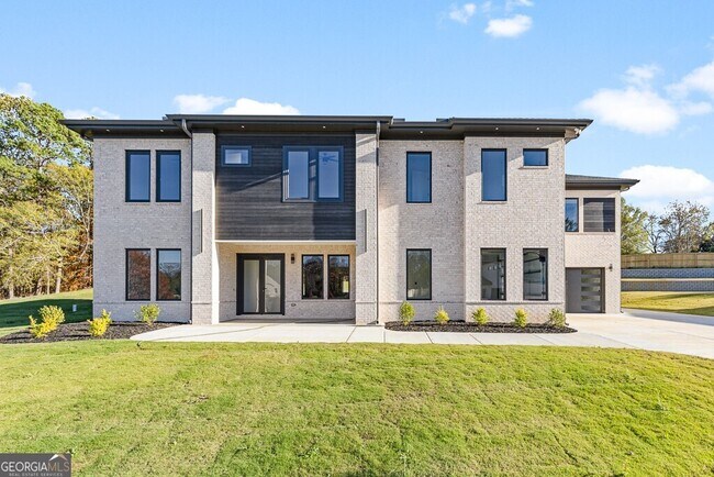 Primary Photo - 555 Versailles Dr