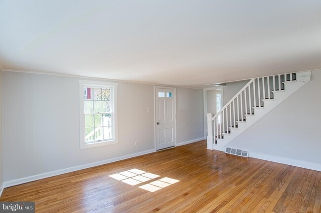 Building Photo - 766 Sergeantsville Rd