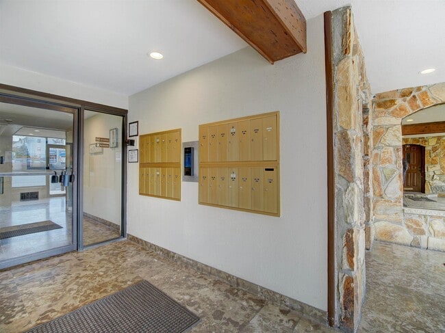 Building Photo - 8841 John F. Kennedy Blvd