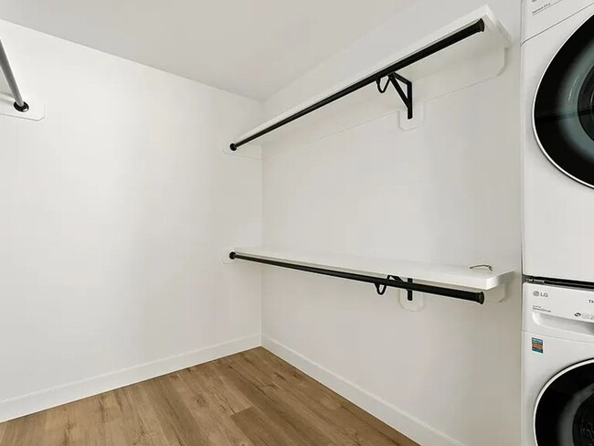 Building Photo - Luxury Meets Privacy | Stunning Detached 1-Bedroom ADU