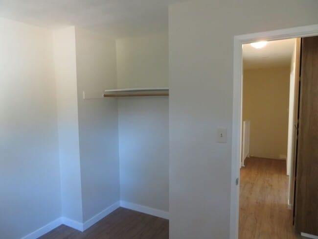 Building Photo - Close to Capitola / Easy Highway Access