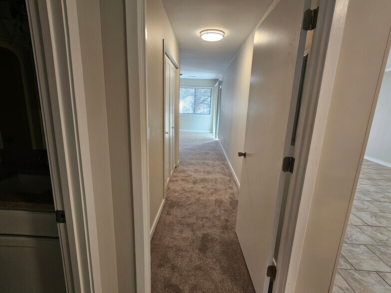 Building Photo - 1507 Military Cutoff Rd