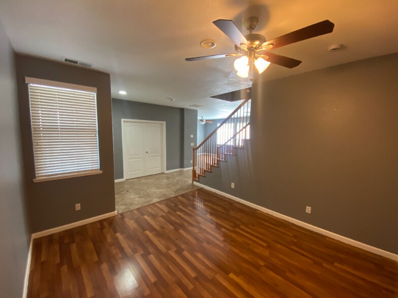 Building Photo - 1233 Tori Ln