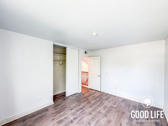 Building Photo - 10056 Riverhead Dr