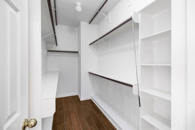 Building Photo - 14127 Swallowfield Dr