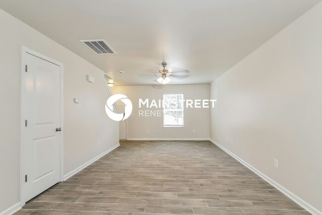 Building Photo - 3 Bedroom Pet-Friendly Home in GREENSBORO,...