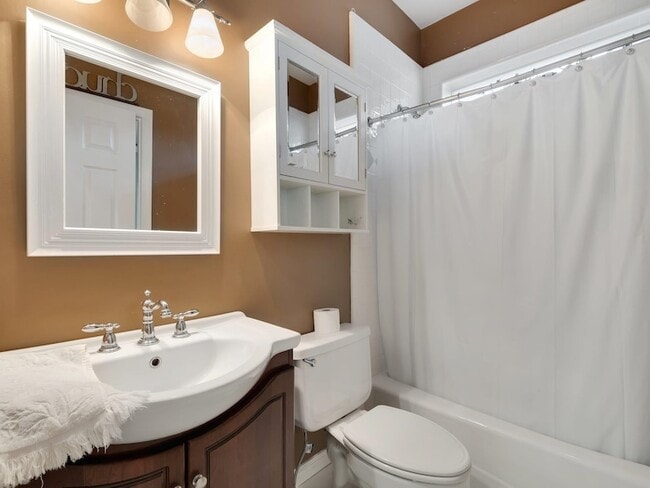 Building Photo - 4012 Dutchess Ct