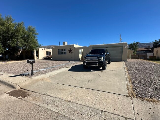 Building Photo - 1516 Lincoln Ave