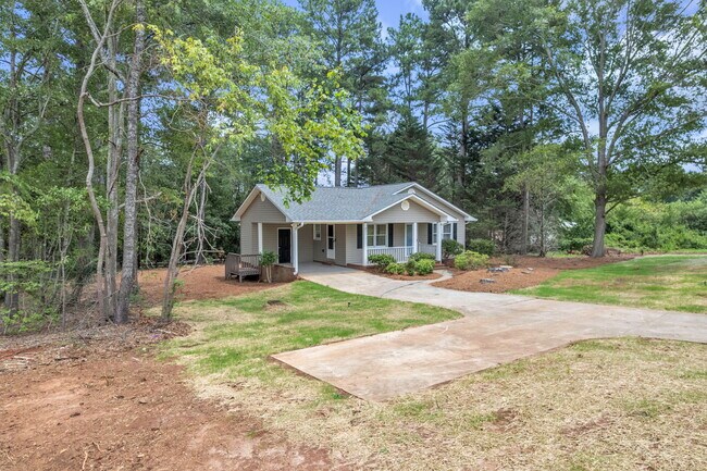 Building Photo - 297 Irby Rd