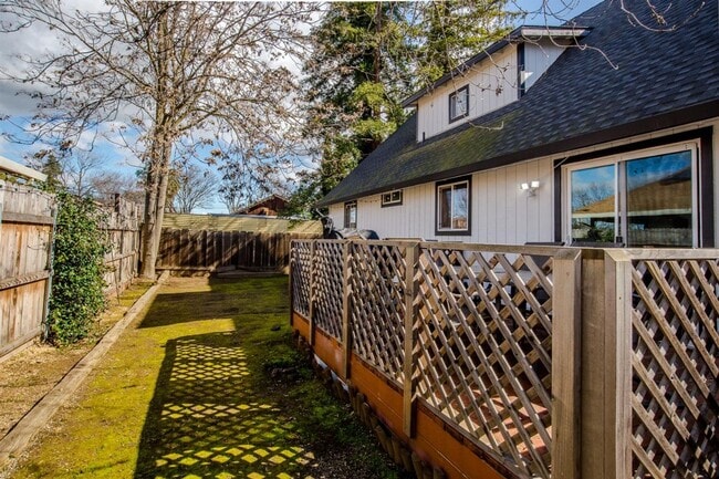 Building Photo - Four Bedroom 2 Bath home available for rent