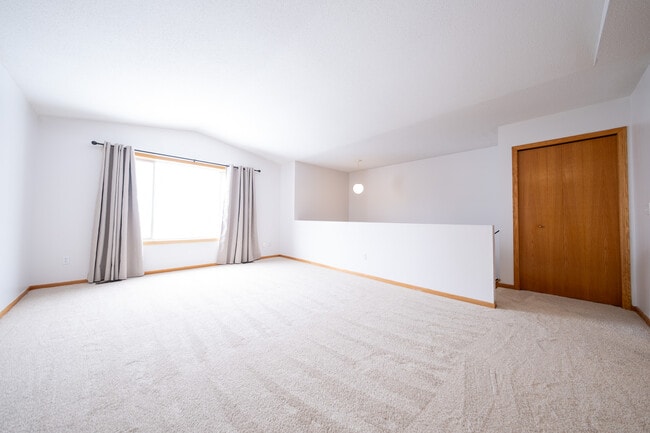 Building Photo - 634 McIntosh Ct