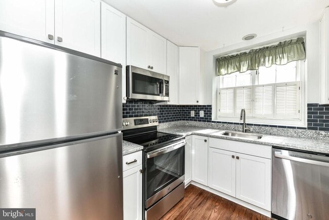 Building Photo - 1121 Portner Rd