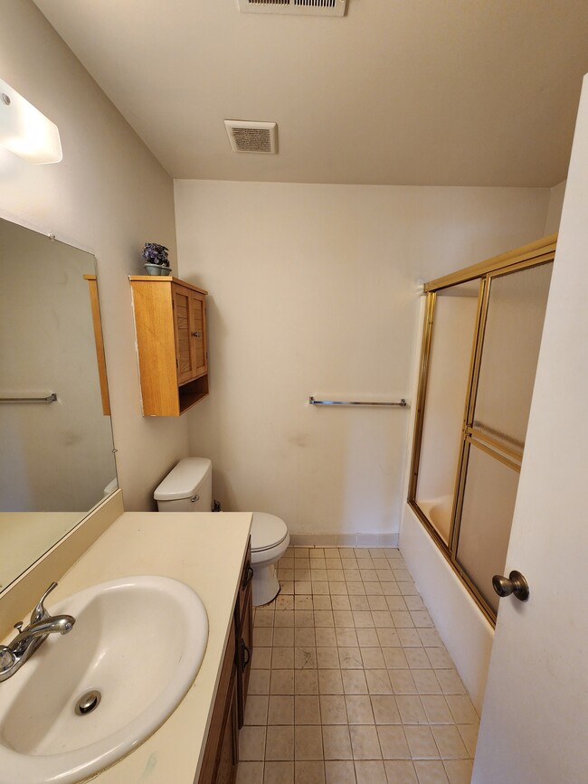 Building Photo - 15779 Canal Rd