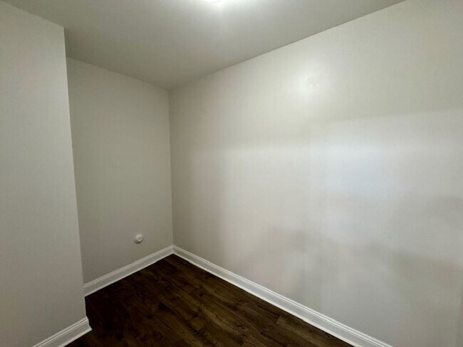 Building Photo - Multiple Applications! Application deadlin...