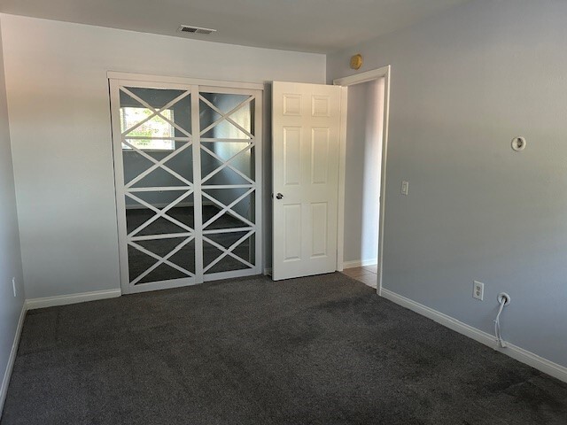 Building Photo - 1586 Border Ave