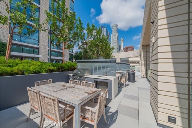 Building Photo - 400 S Broadway