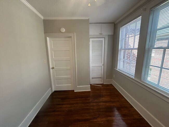 Building Photo - 128 S Edisto Ave